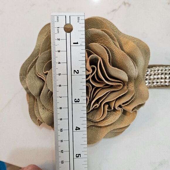 Neiman Marcus Belt Gold Rhinestone, S/M Tan Suede Leather Flower Buckle - Picture 8 of 11